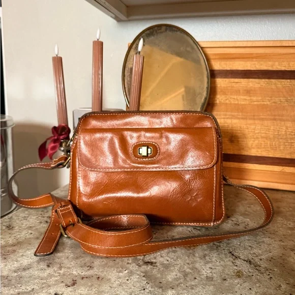Patricia Nash| Cognac Leather Crossbody Bag| Vintage Style Twist Lock - Picture 1 of 5